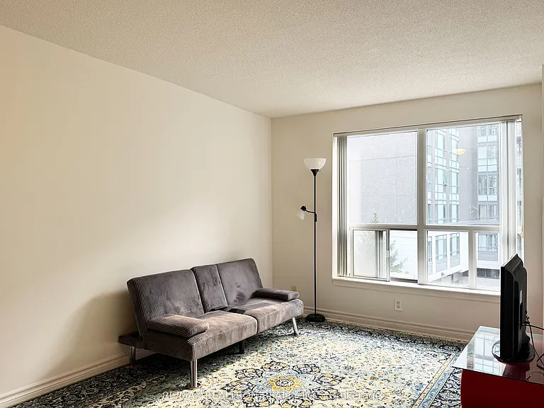 19 Barberry Pl #416 — Photo 6