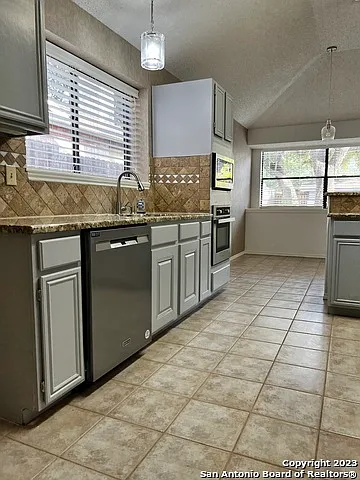 5758 Cedar Cv — Photo 9