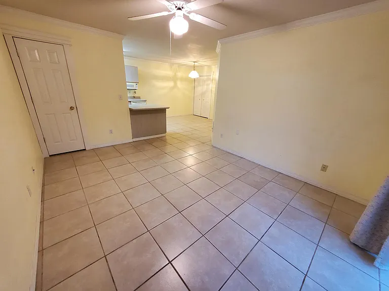 1645 NE Merman Dr — Photo 2