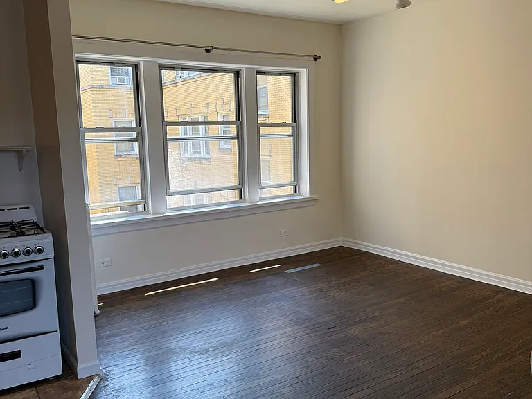 4006 N Kenmore Ave #2S — Photo 6