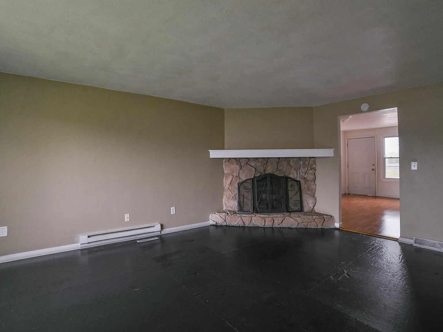 720 Fairwood Drive - #4 — Photo 2
