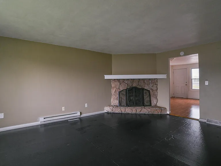 720 Fairwood Dr #4 — Photo 2