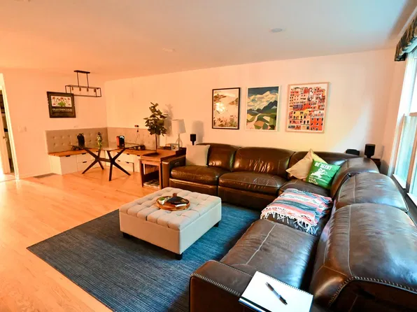 2430 N Maplewood Ave #1, Chicago, IL 60647