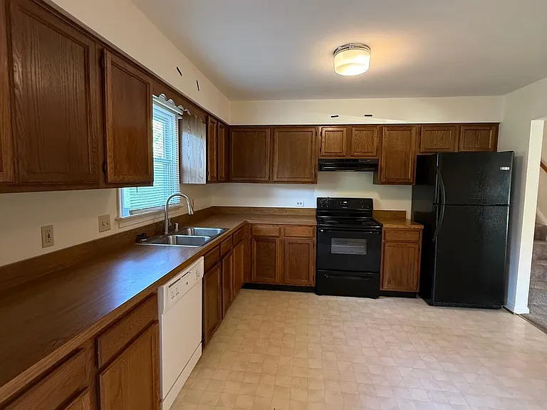 900 Dewberry Dr — Photo 6