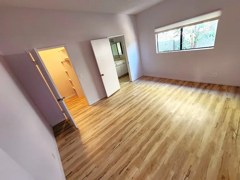 2572 S Centinela Ave #7 — Photo 5
