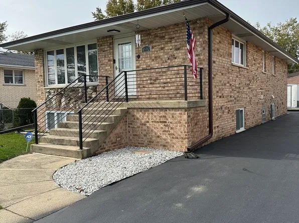 8532 S 78th Ave, Bridgeview, IL 60455