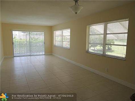 4th image of 4737 NE 25th Ave APT 105