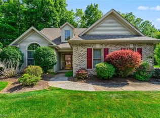8462 Hitchcock Rd, Youngstown, OH 44512
