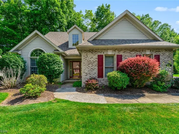 8462 Hitchcock Rd, Youngstown, OH 44512