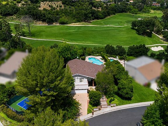 3rd image of 3861 Braewood Ct