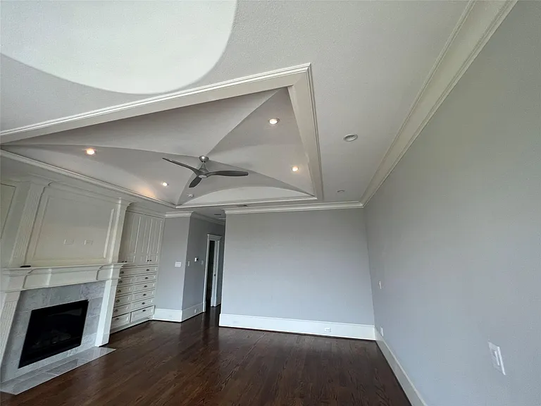 238 W 24th St — Photo 27