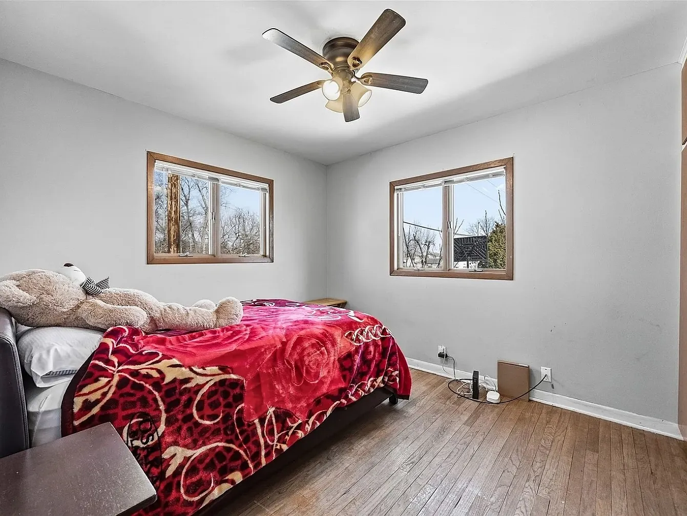4 bed, 2.5 bath, 2405 sqft, $3,290 — Photo 3