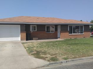 601 W 9th St, Wapato, WA 98951