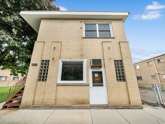 3rd image of 4227 S Harlem Ave #4