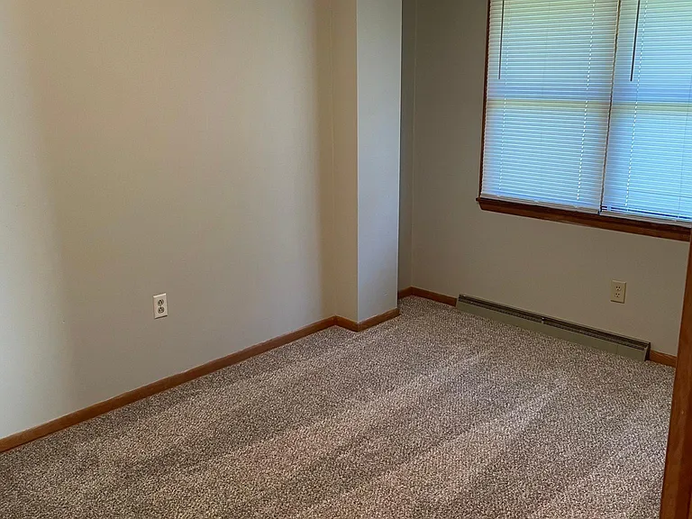 7064 Oriole Ave NW — Photo 9