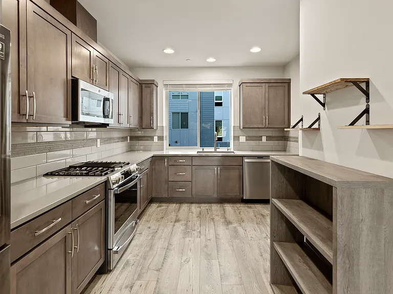 10945 NE 189th Pl #D — Photo 4