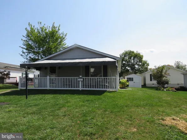 98 Acorn Ct E, New Hope, PA 18938