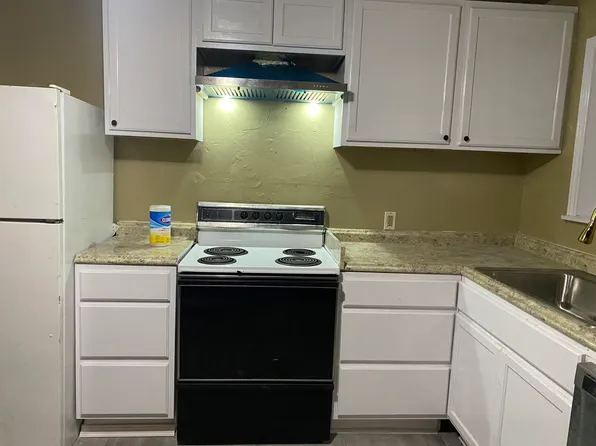 112 E Northrup Dr, Midwest City, OK 73110