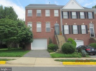 2925 Mainstone Dr, Fairfax, VA 22031