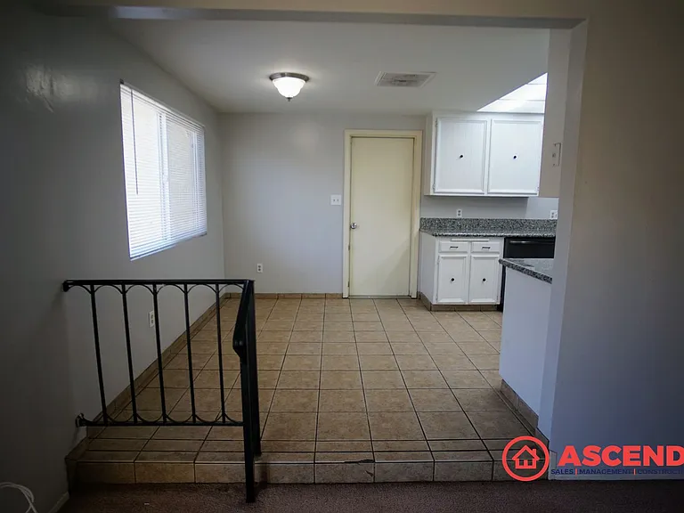 5104 Belcrest Ave — Photo 4