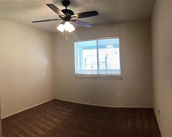 3 bed, 1445 sqft, $1,900 — Photo 3