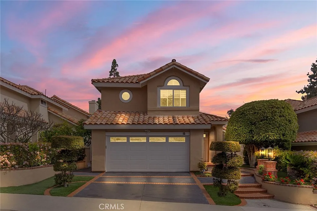 3 bed, 2.5 bath, 2026 sqft, $6,200 — Photo 3