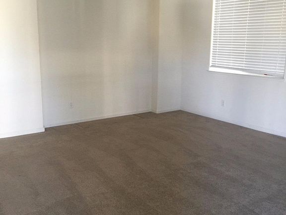 3rd image of 2784 Garrett Pl