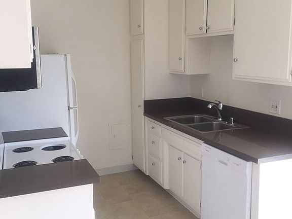 3rd image of 2331 20th St APT 6