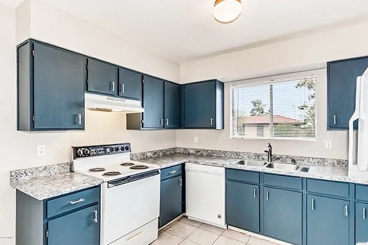 3142 E Cicero St #D202 — Photo 9