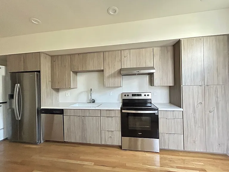 526 W Culver St #B — Photo 8