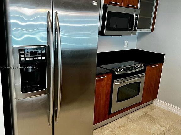 5th image of 1800 N Bayshore Dr APT 3514