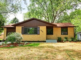 822 Beach Pl, Mundelein, IL