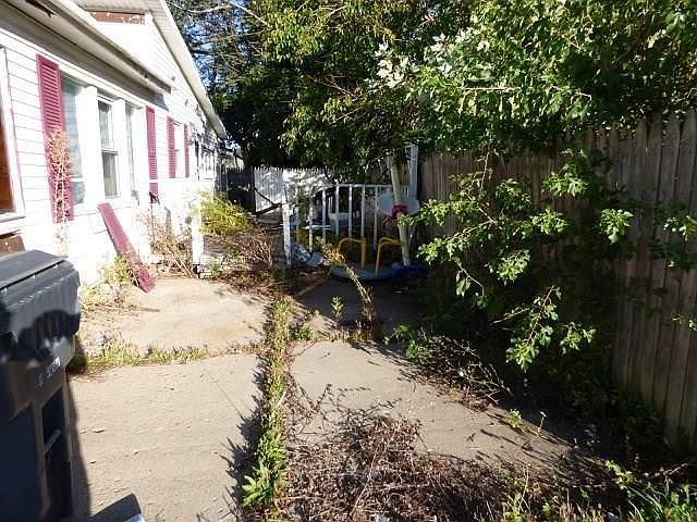 2nd image of 1804 Jackson St