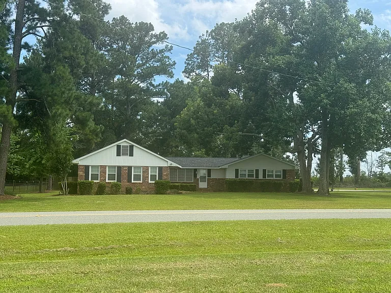 Nice quiet country home
