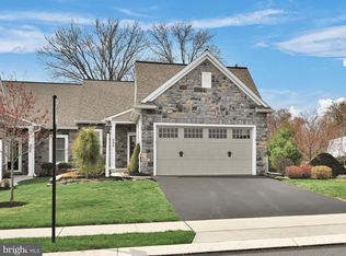 300 English Ivy Dr, Lititz, PA 17543