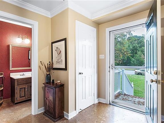 5th image of 1706 Cloister Dr