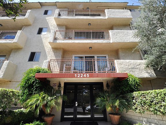 3rd image of 12245 Chandler Blvd APT 107