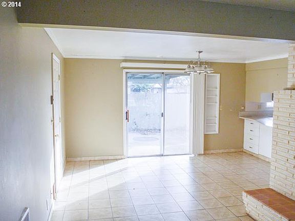 5th image of 1002 NE 21st Ave