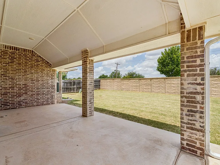 6509 NW 150th Ter — Photo 36