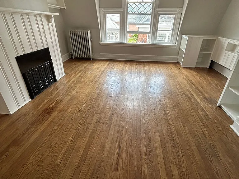 21 N Ferry St — Photo 32