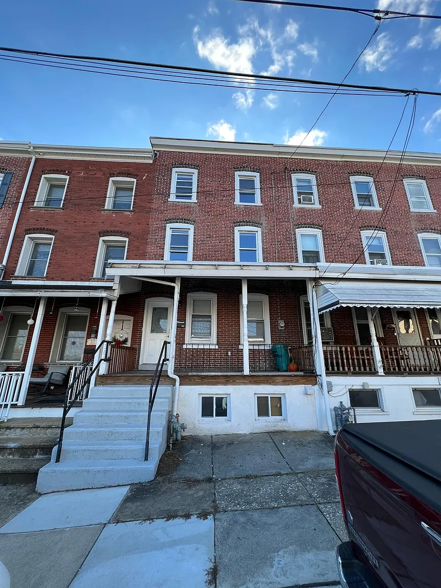 306 Grove St photo 1