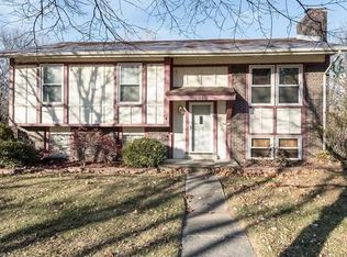 1619 Prestonpark Ln, Saint Louis, MO