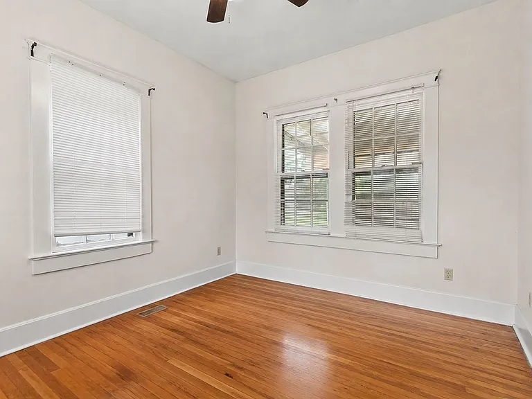1304 Riverside Dr — Photo 39