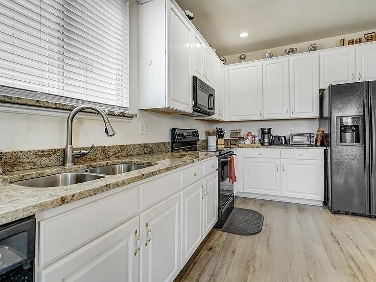Legend Oak Dr — Photo 10