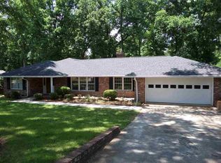 15 Rollingreen Rd, Greenville, SC 29615