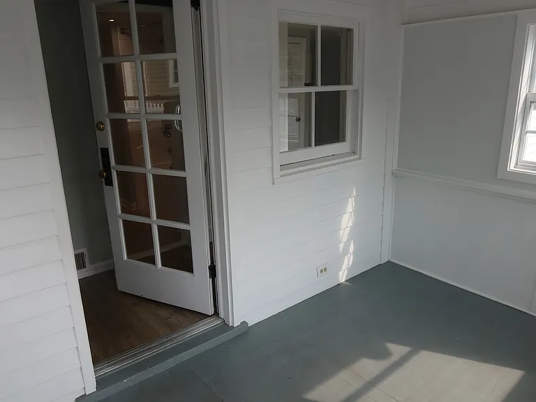 904 Arnold Ave — Photo 5