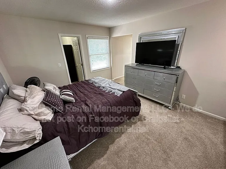 11429 W 142nd Ter — Photo 15
