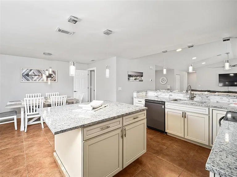 2 Cedar Ct — Photo 7
