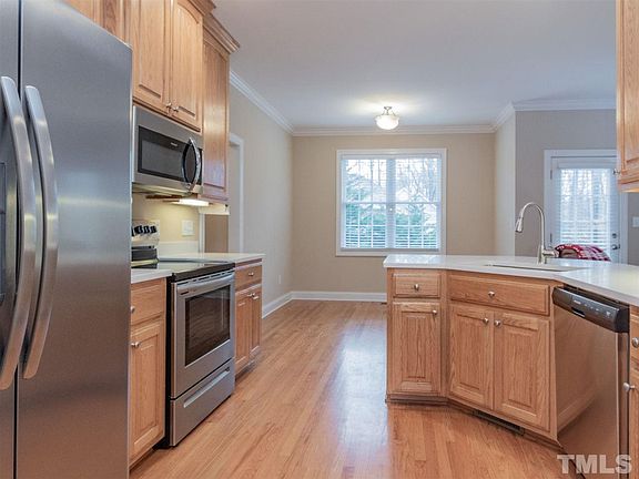 5th image of 410 Chadwick Ln