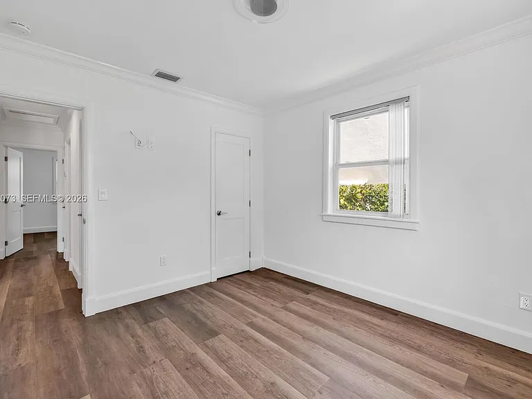 180 Carlisle Dr — Photo 16